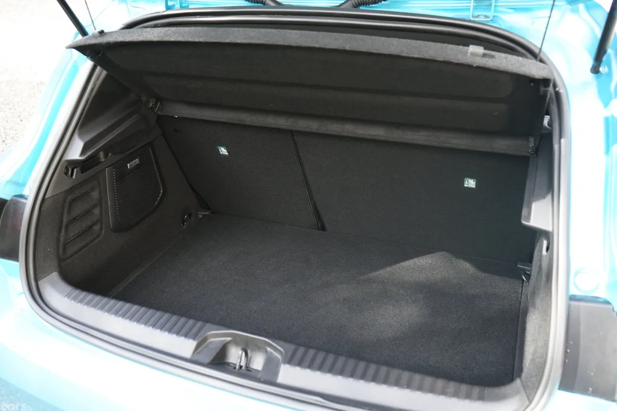Renault Clio Hatchback, Petrol, 2021, Blue