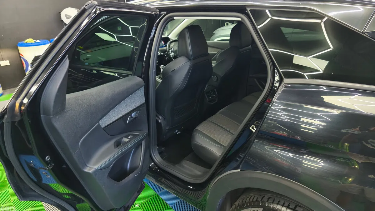 Peugeot 3008 MPV, Diesel, 2022, Black