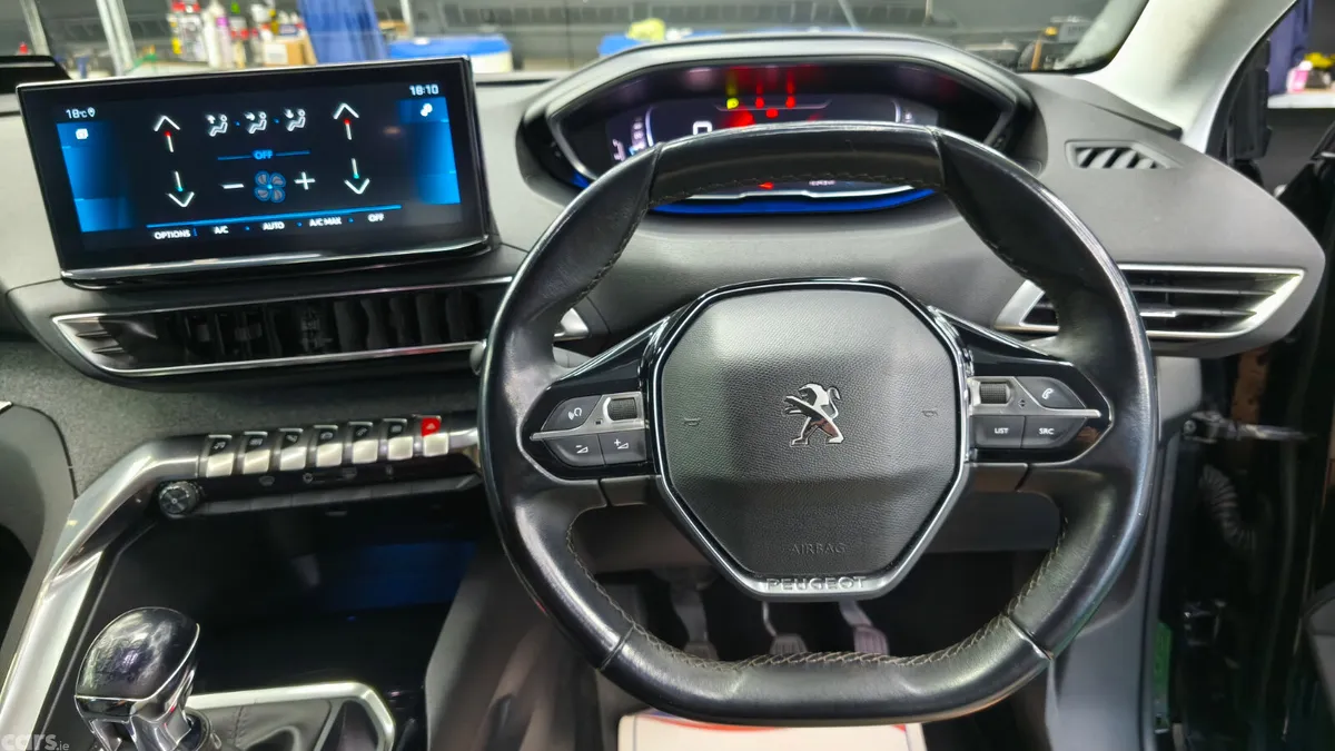 Peugeot 3008 MPV, Diesel, 2022, Black