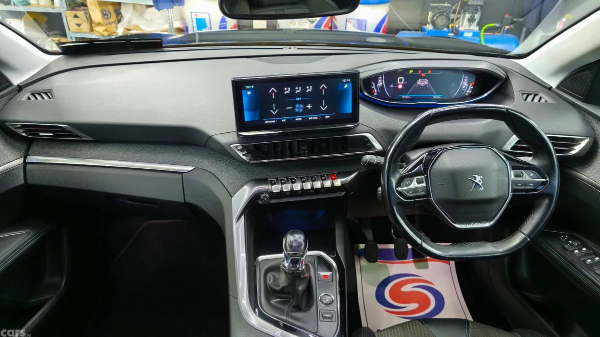 Peugeot 3008 MPV, Diesel, 2022, Black
