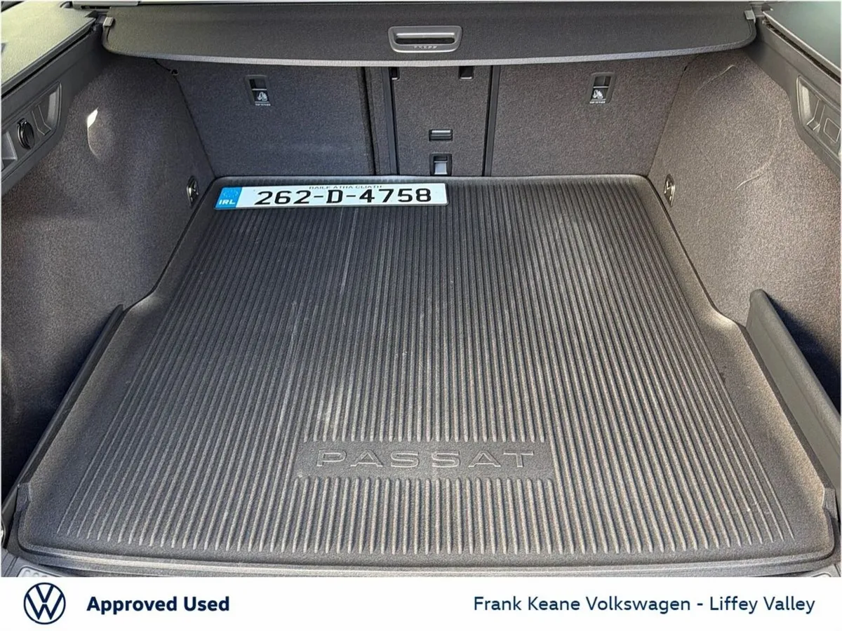 Volkswagen Passat Estate, Diesel, 2026, Grey