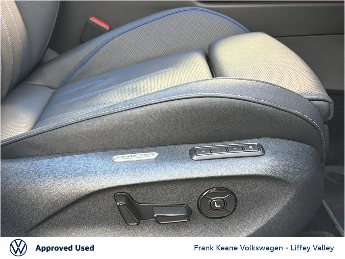 Volkswagen Passat Estate, Diesel, 2026, Grey