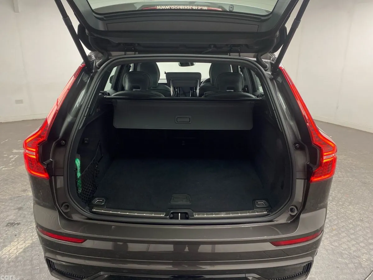 Volvo XC60 SUV, Petrol Plug-in Hybrid, 2024, Grey