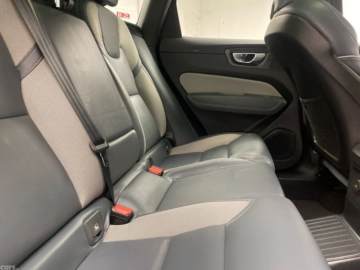 Volvo XC60 SUV, Petrol Plug-in Hybrid, 2024, Grey