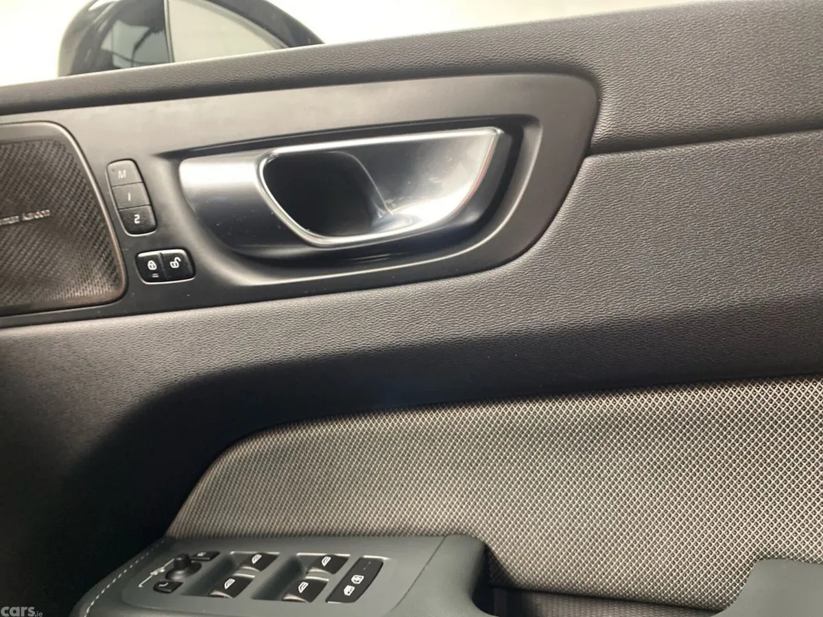 Volvo XC60 SUV, Petrol Plug-in Hybrid, 2024, Grey