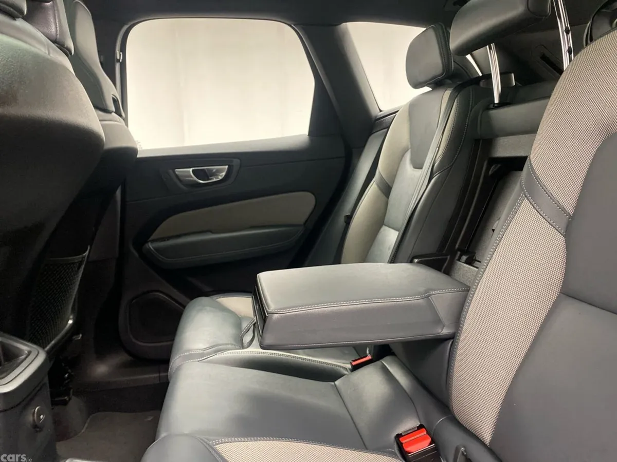 Volvo XC60 SUV, Petrol Plug-in Hybrid, 2024, Grey