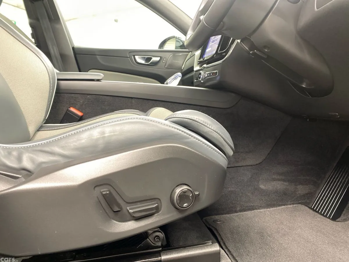Volvo XC60 SUV, Petrol Plug-in Hybrid, 2024, Grey