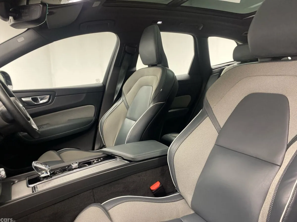 Volvo XC60 SUV, Petrol Plug-in Hybrid, 2024, Grey