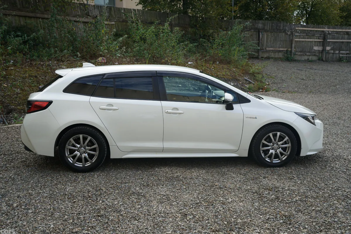 Toyota Corolla Estate, Petrol Hybrid, 2020, White
