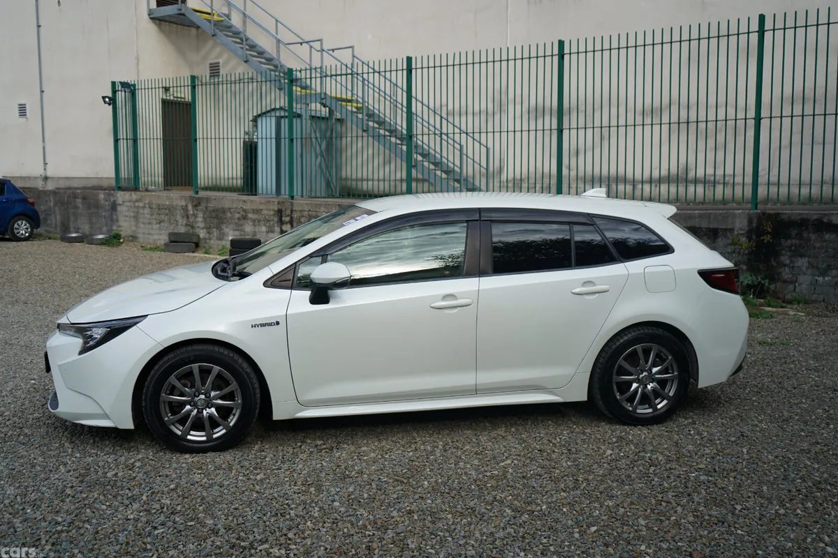 Toyota Corolla Estate, Petrol Hybrid, 2020, White