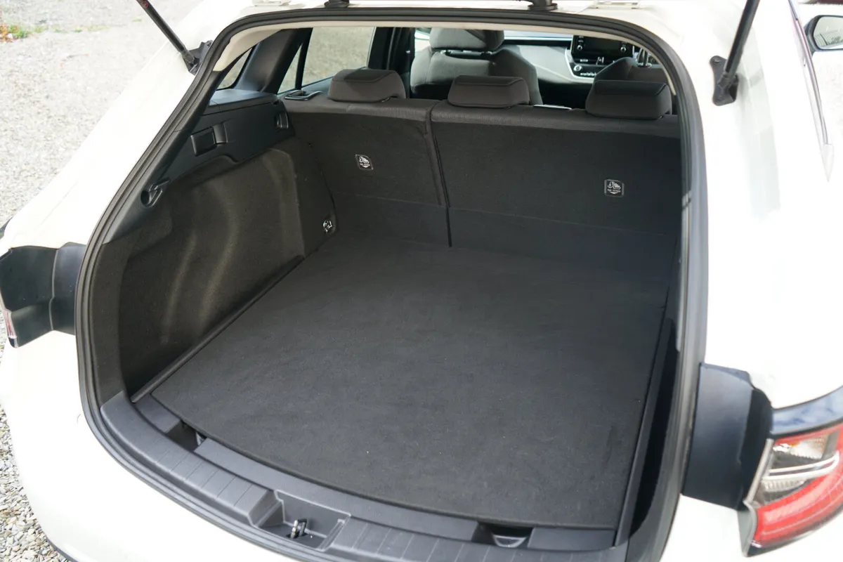 Toyota Corolla Estate, Petrol Hybrid, 2020, White