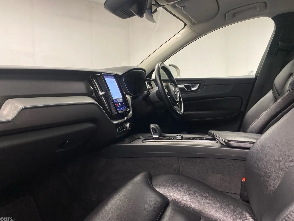 Volvo XC60 SUV, Petrol Plug-in Hybrid, 2023, Gold