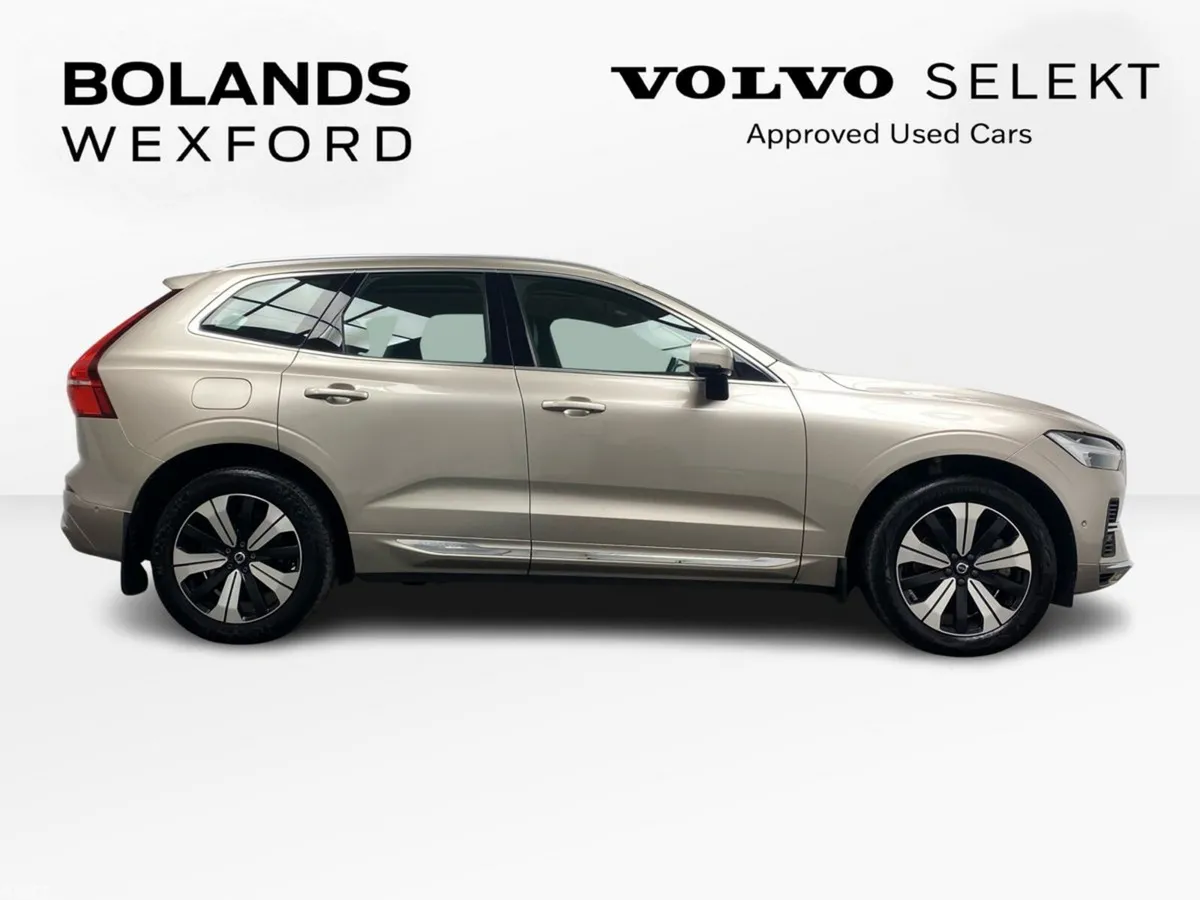 Volvo XC60 SUV, Petrol Plug-in Hybrid, 2023, Gold