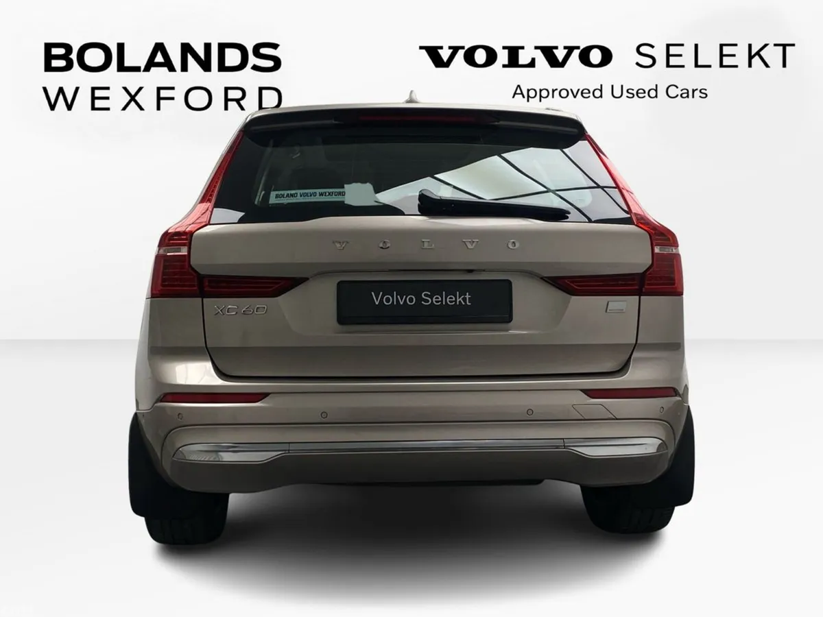 Volvo XC60 SUV, Petrol Plug-in Hybrid, 2023, Gold