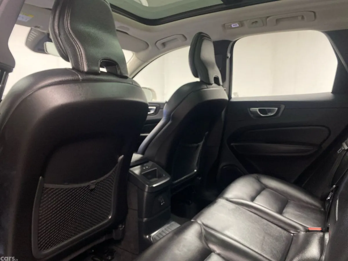 Volvo XC60 SUV, Petrol Plug-in Hybrid, 2023, Gold