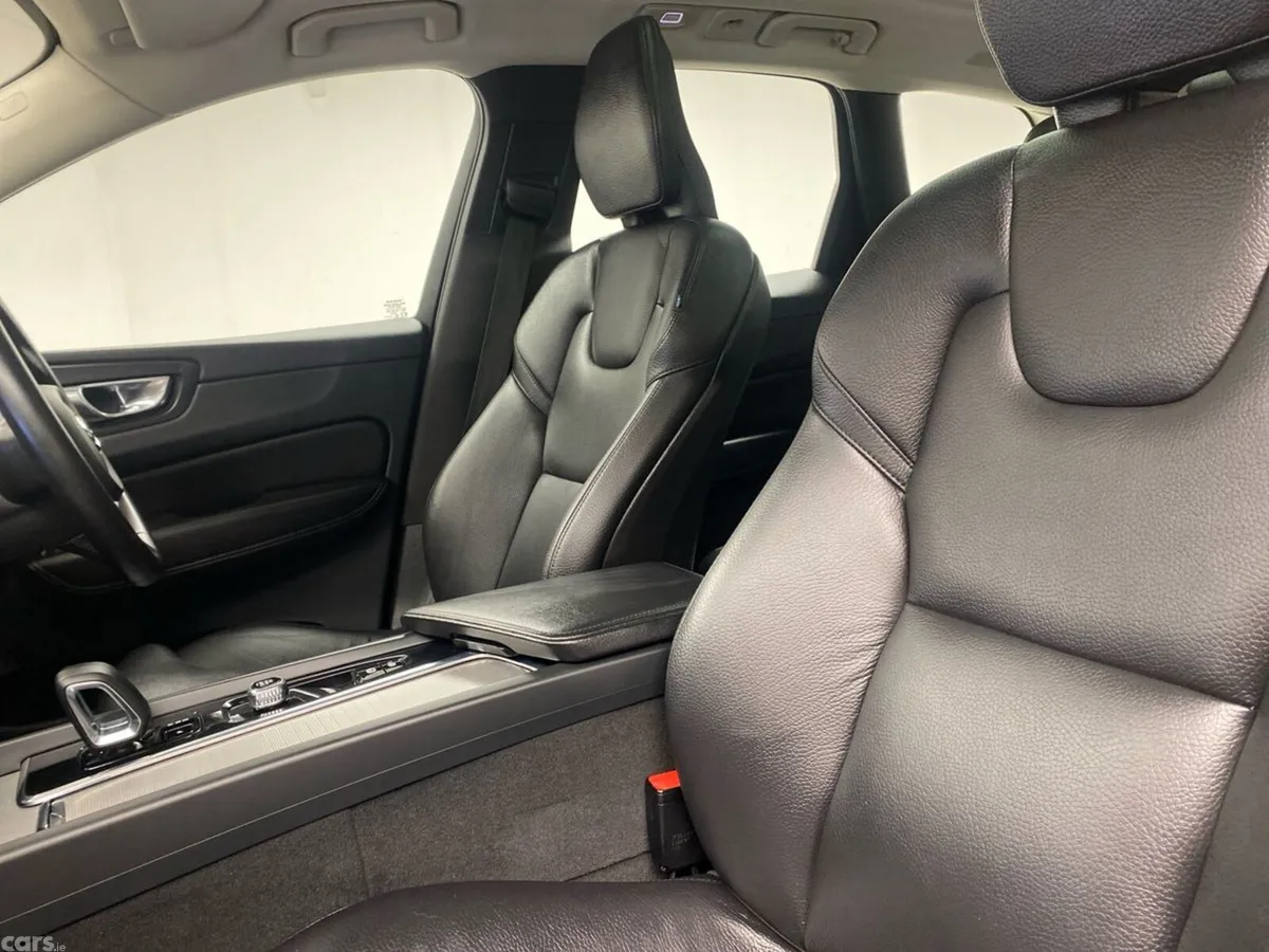 Volvo XC60 SUV, Petrol Plug-in Hybrid, 2023, Gold