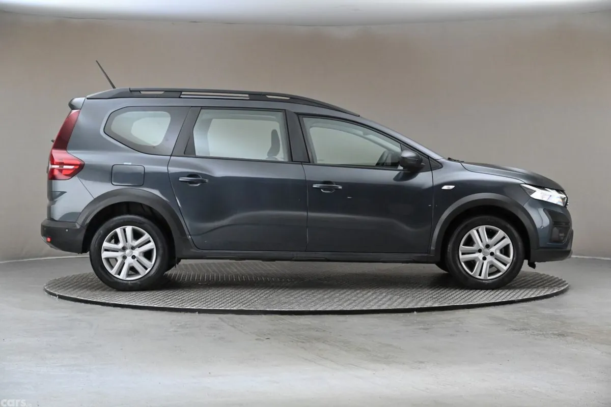 Dacia Jogger MPV, Petrol, 2023, Grey