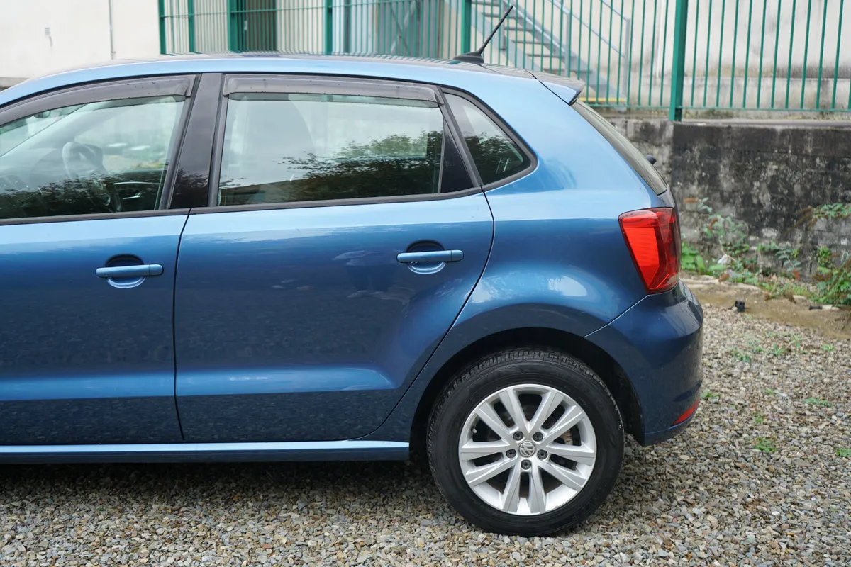 Volkswagen Polo Hatchback, Petrol, 2017, Blue