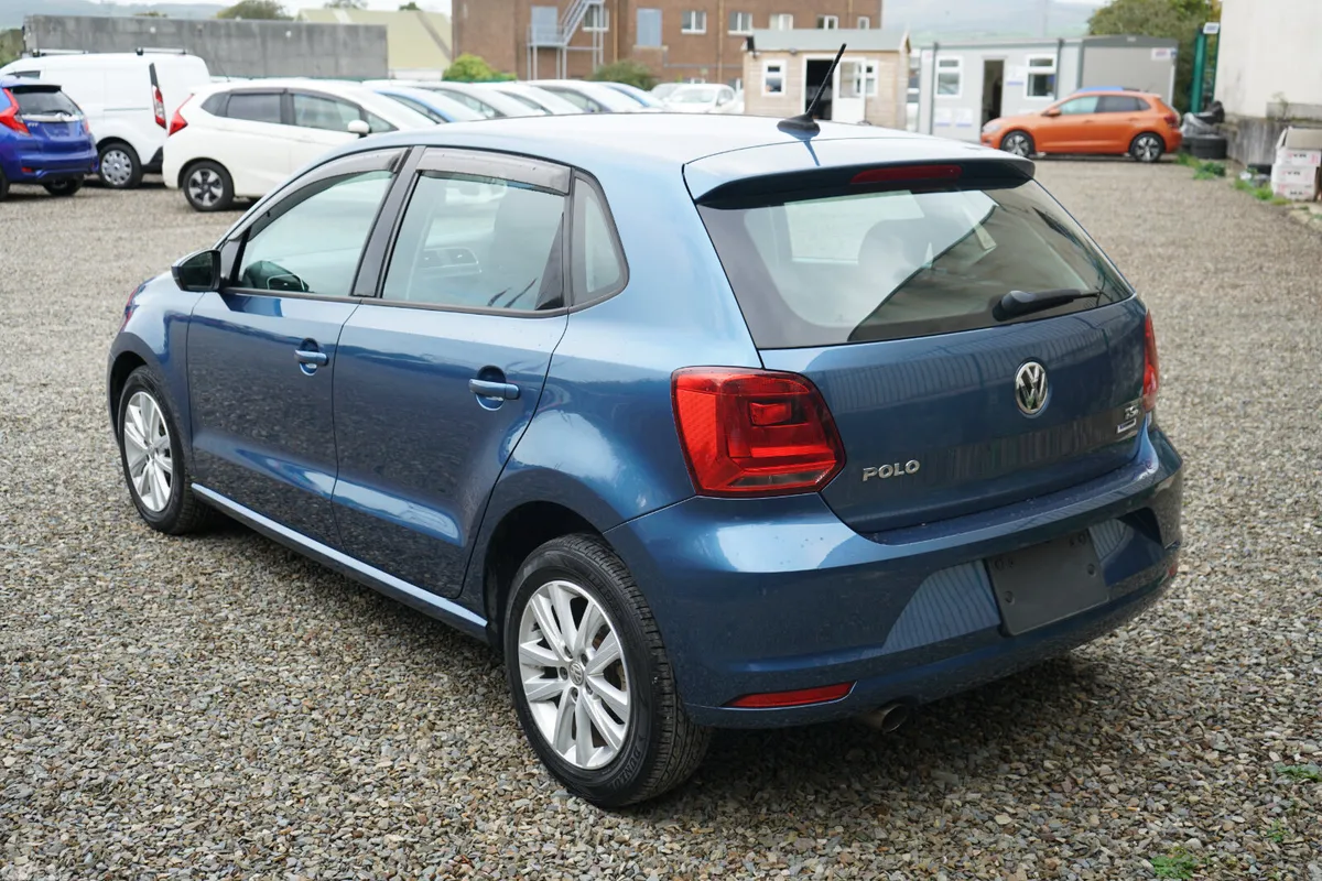 Volkswagen Polo Hatchback, Petrol, 2017, Blue