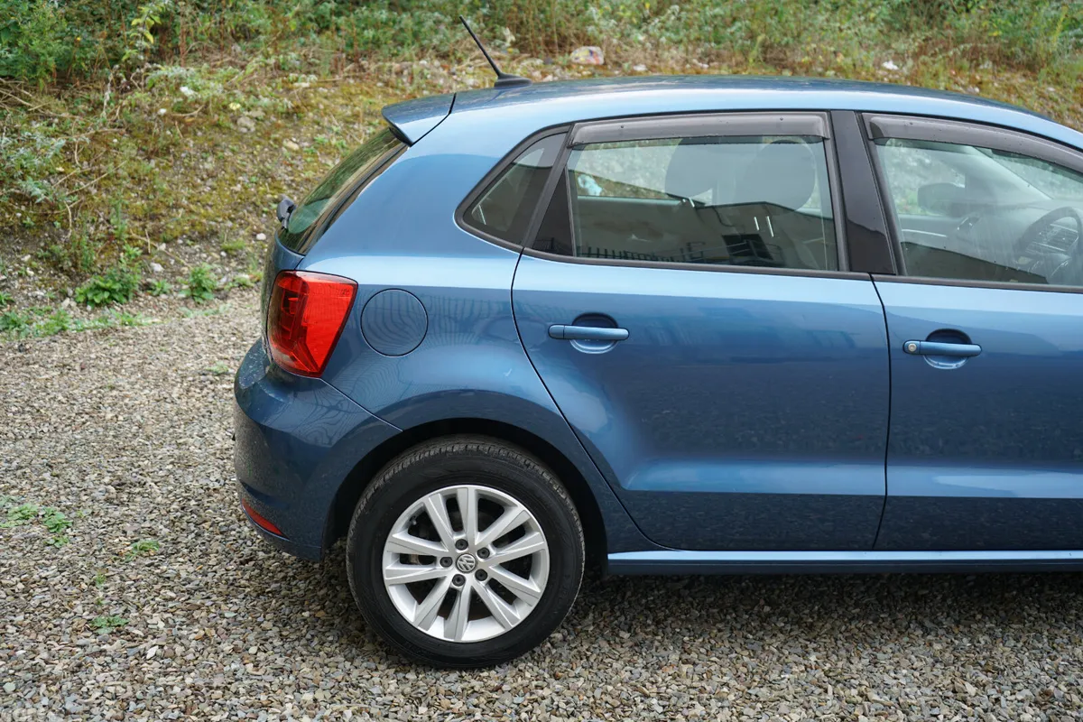 Volkswagen Polo Hatchback, Petrol, 2017, Blue