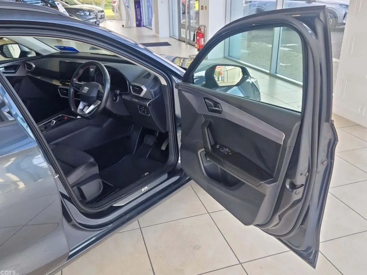 SEAT Leon Estate, Petrol Plug-in Hybrid, 2021, Grey