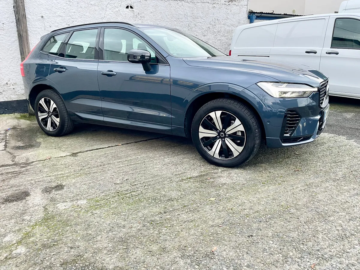 Volvo XC60 SUV, Petrol Plug-in Hybrid, 2024, Blue