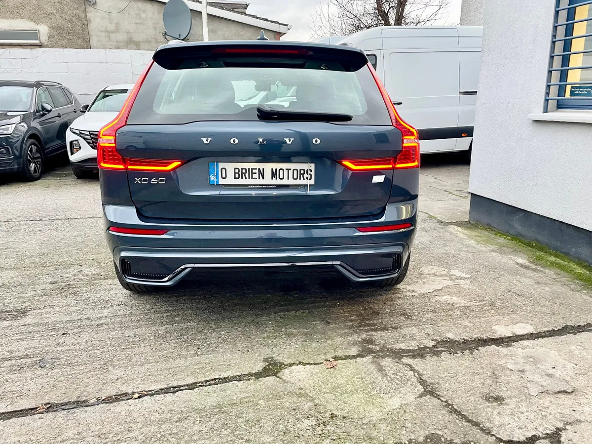 Volvo XC60 SUV, Petrol Plug-in Hybrid, 2024, Blue