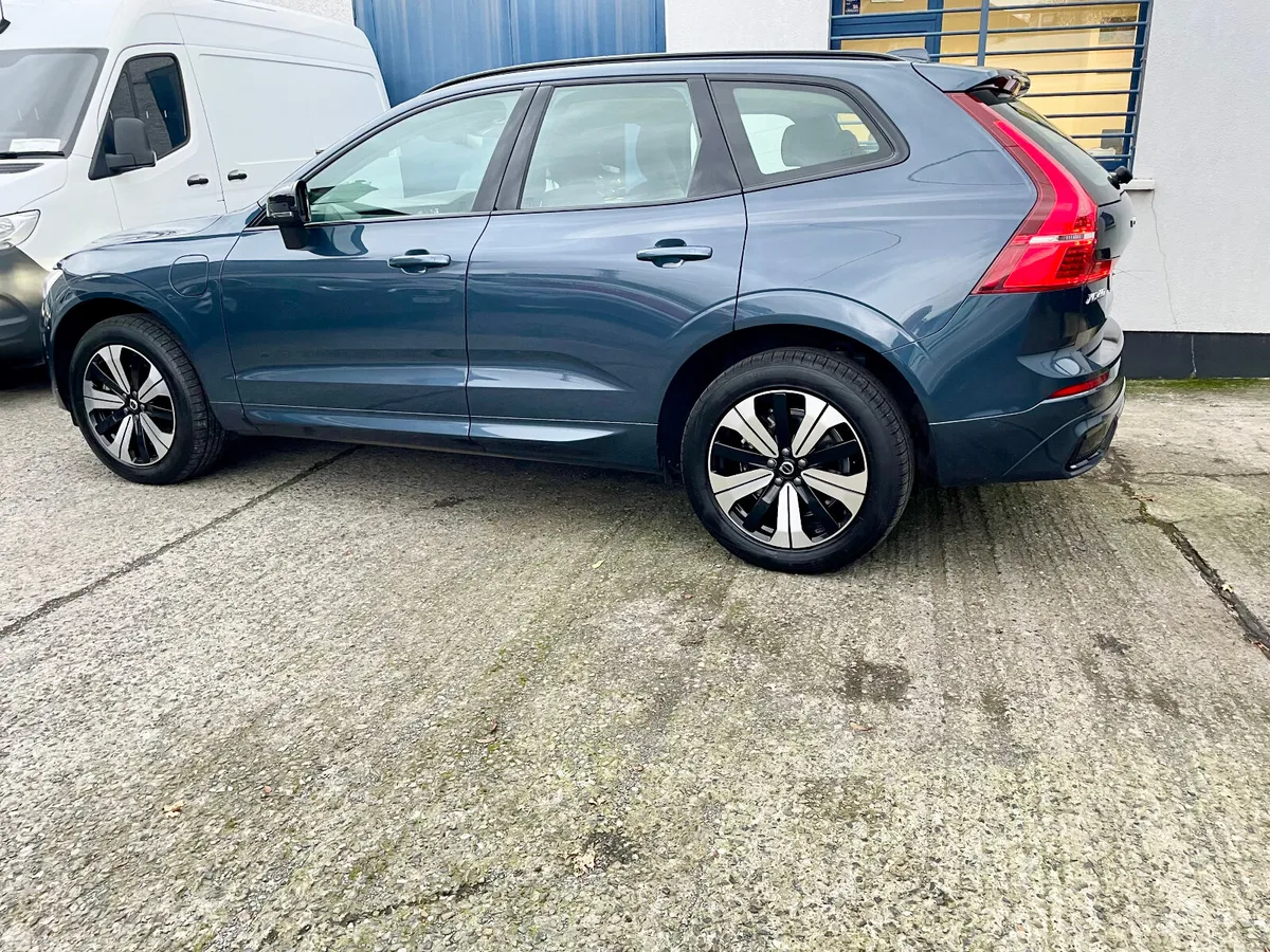 Volvo XC60 SUV, Petrol Plug-in Hybrid, 2024, Blue