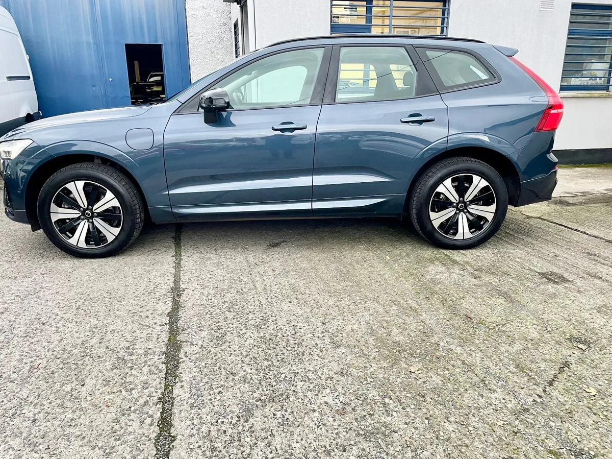 Volvo XC60 SUV, Petrol Plug-in Hybrid, 2024, Blue