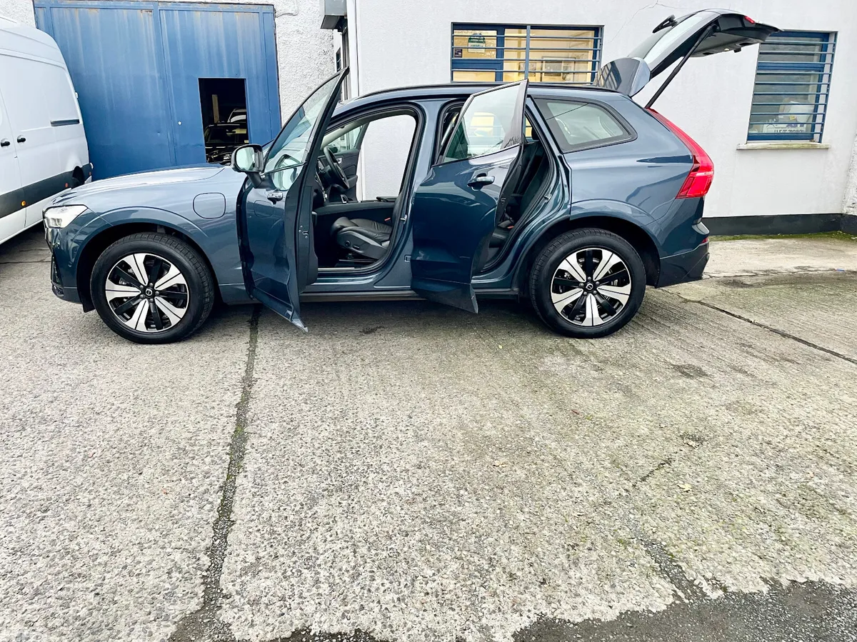 Volvo XC60 SUV, Petrol Plug-in Hybrid, 2024, Blue