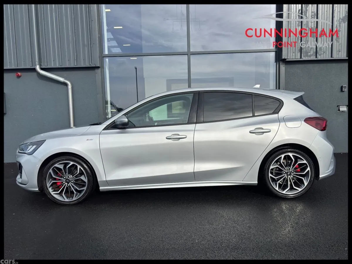 Ford Focus Hatchback, Petrol, 2025, Silver