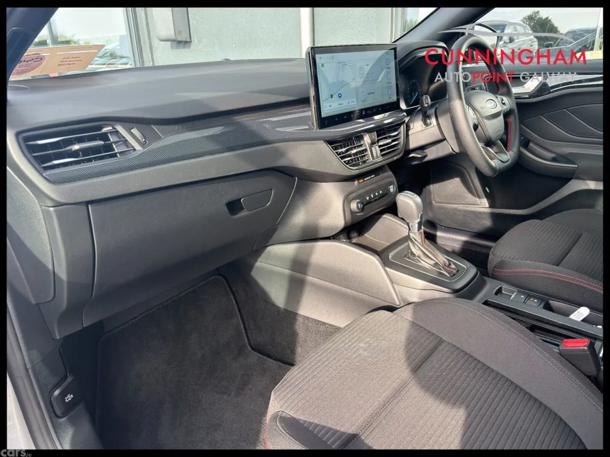 Ford Focus Hatchback, Petrol, 2025, Silver