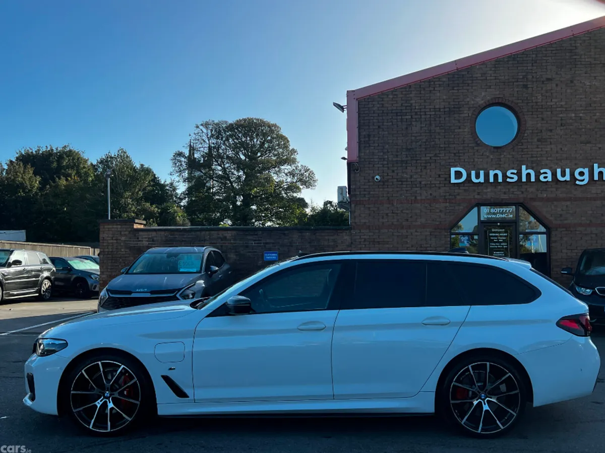 BMW 5-Series Estate, Petrol Plug-in Hybrid, 2021, White