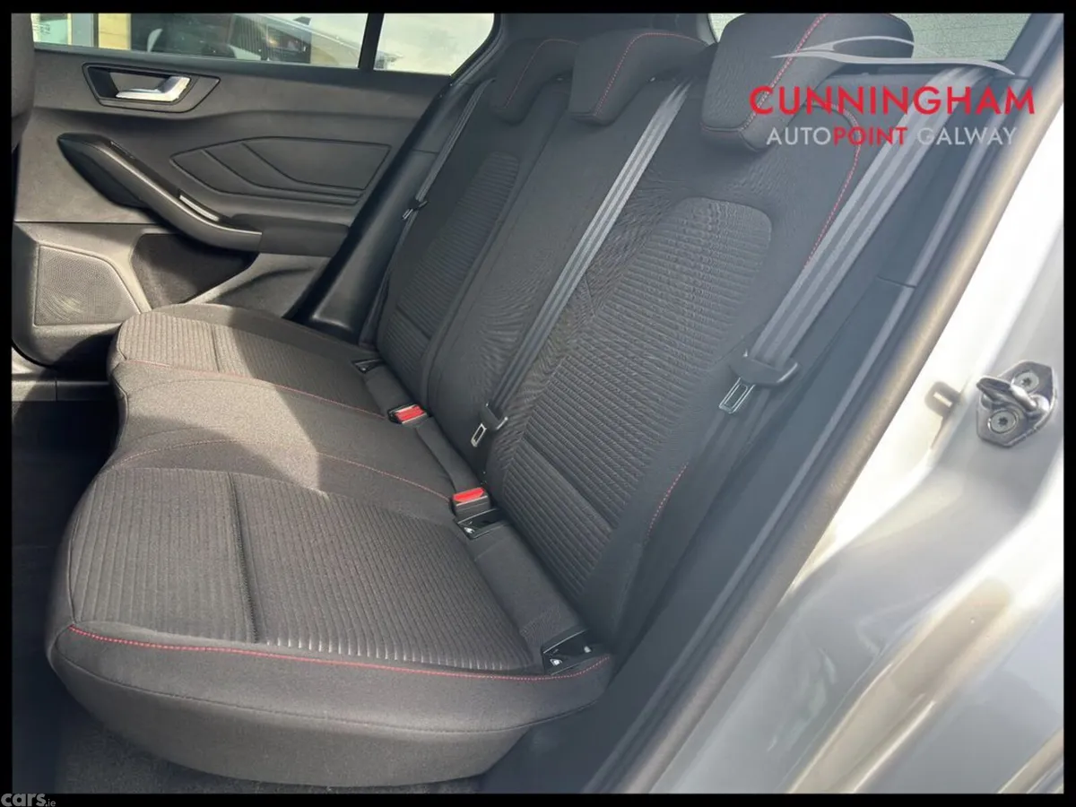 Ford Focus Hatchback, Petrol, 2025, Silver