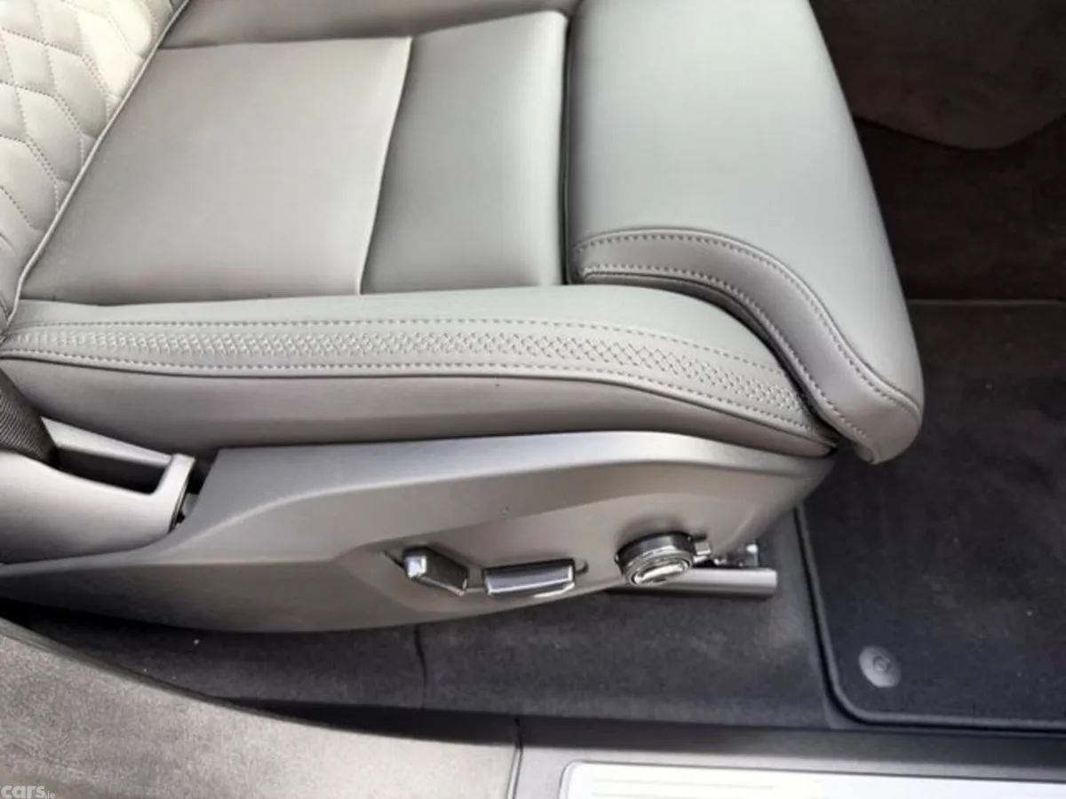 Volvo XC90 SUV, Petrol Plug-in Hybrid, 2026, Grey