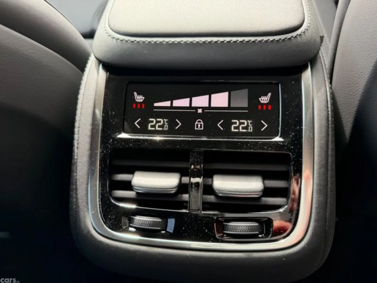 Volvo XC90 SUV, Petrol Plug-in Hybrid, 2026, Grey