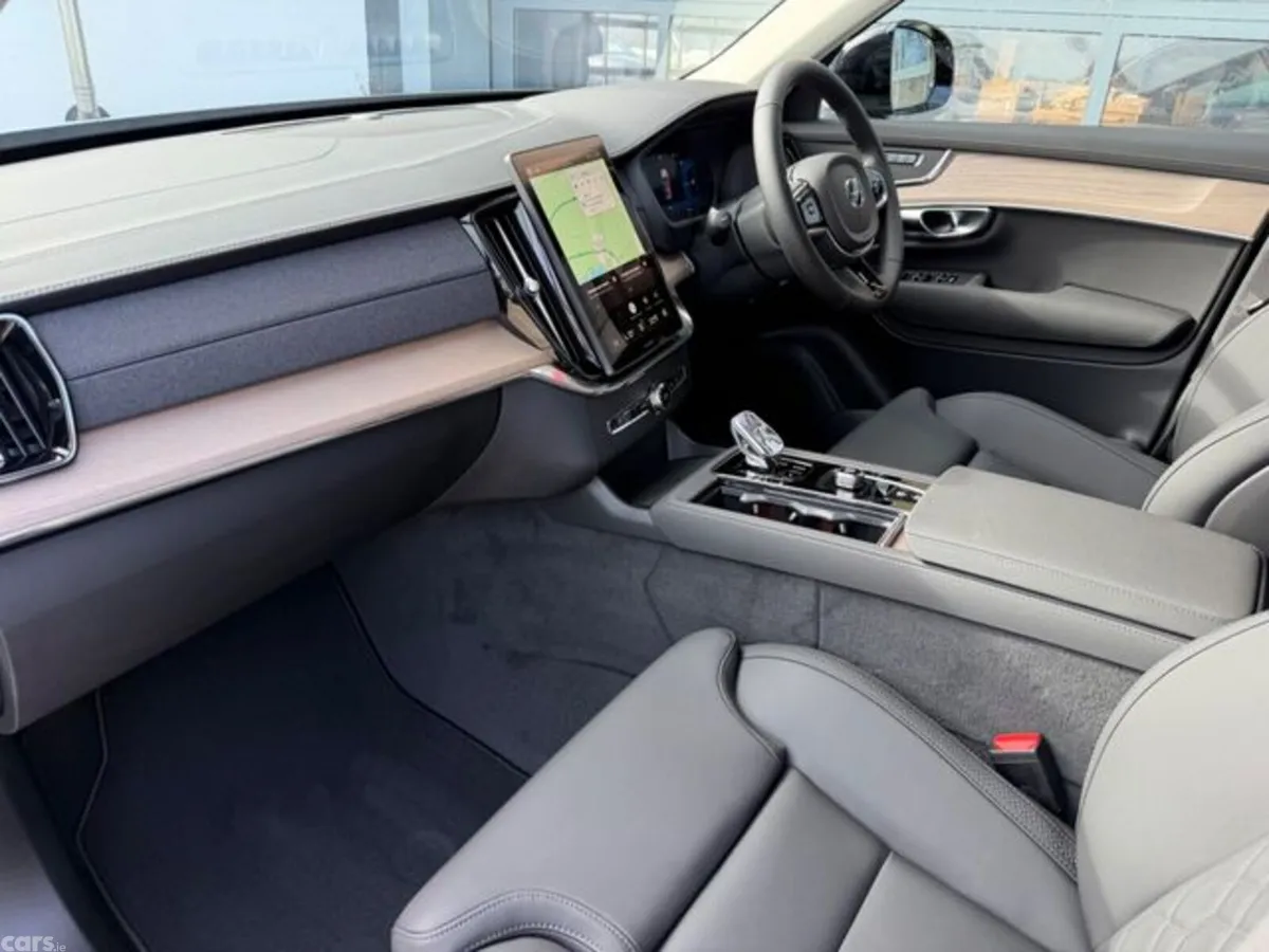 Volvo XC90 SUV, Petrol Plug-in Hybrid, 2026, Grey