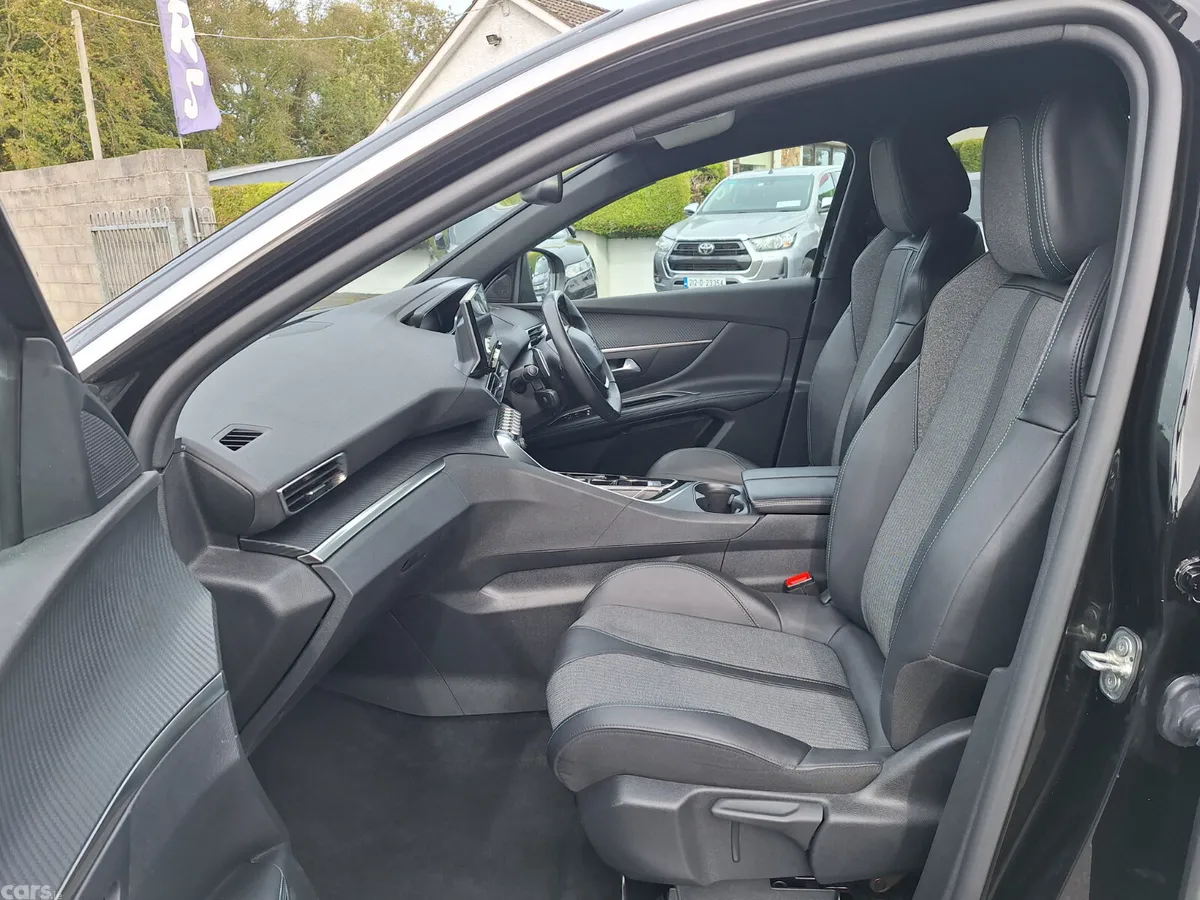 Peugeot 5008 MPV, Diesel, 2024, Black