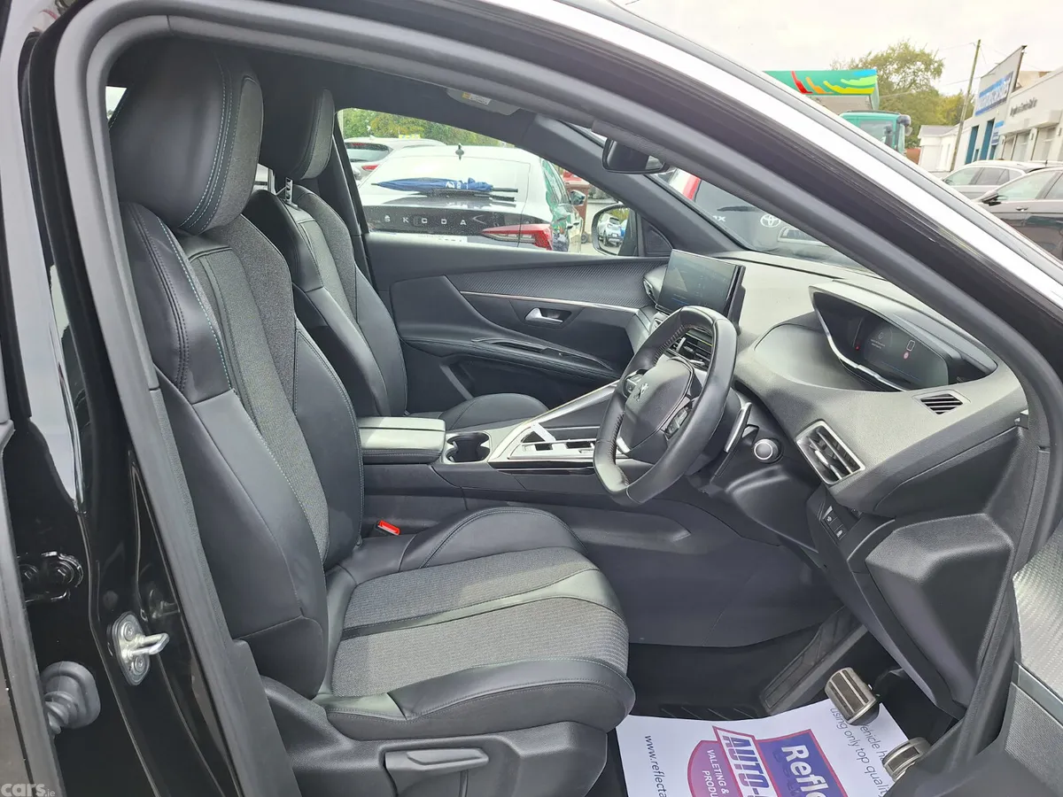 Peugeot 5008 MPV, Diesel, 2024, Black