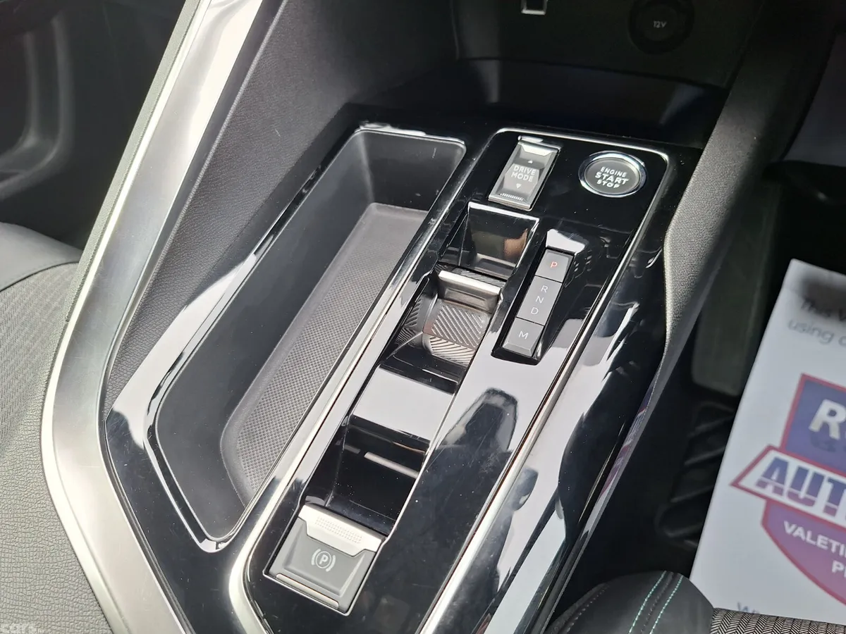 Peugeot 5008 MPV, Diesel, 2024, Black