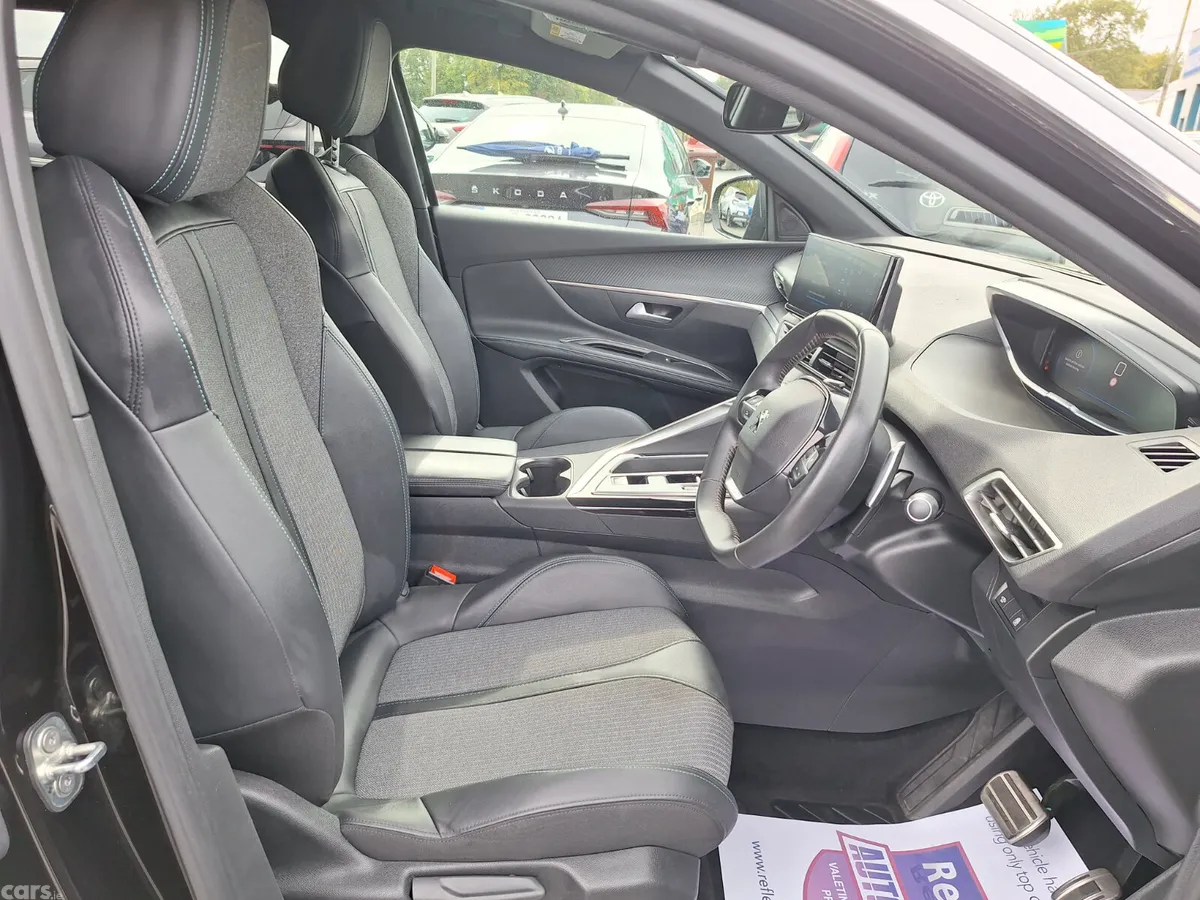 Peugeot 5008 MPV, Diesel, 2024, Black