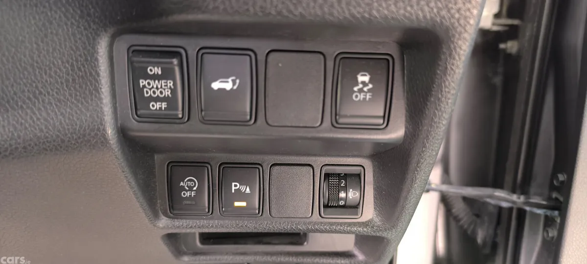 Nissan X-Trail SUV, Diesel, 2015, Grey
