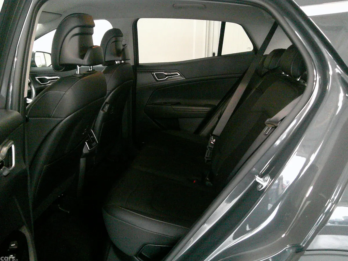 Kia Sportage SUV, Petrol Hybrid, 2024, Grey