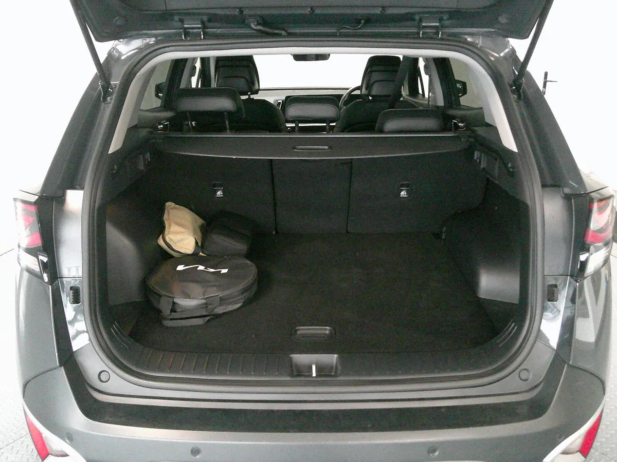 Kia Sportage SUV, Petrol Hybrid, 2024, Grey