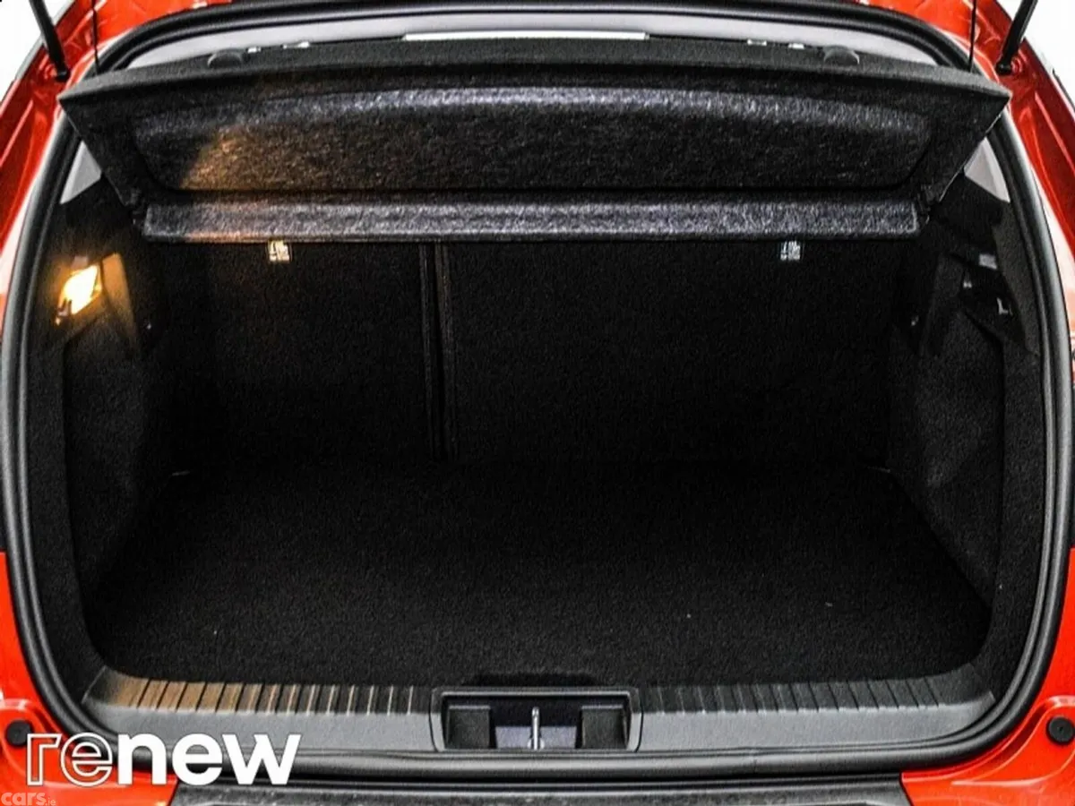 Renault Captur SUV, Petrol Plug-in Hybrid, 2021, Red