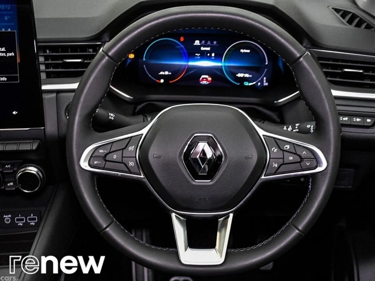 Renault Captur SUV, Petrol Plug-in Hybrid, 2021, Red