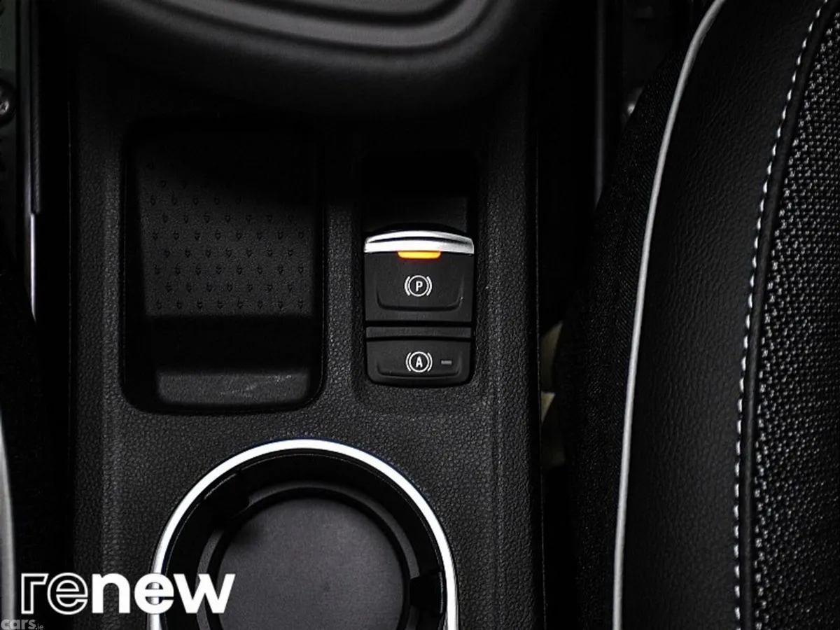 Renault Captur SUV, Petrol Plug-in Hybrid, 2021, Red