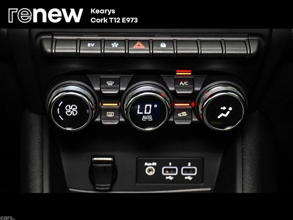 Renault Captur SUV, Petrol Plug-in Hybrid, 2021, Red
