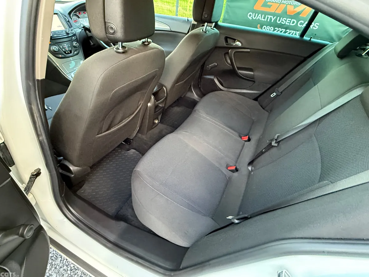 Vauxhall Insignia Hatchback, Diesel, 2016, White