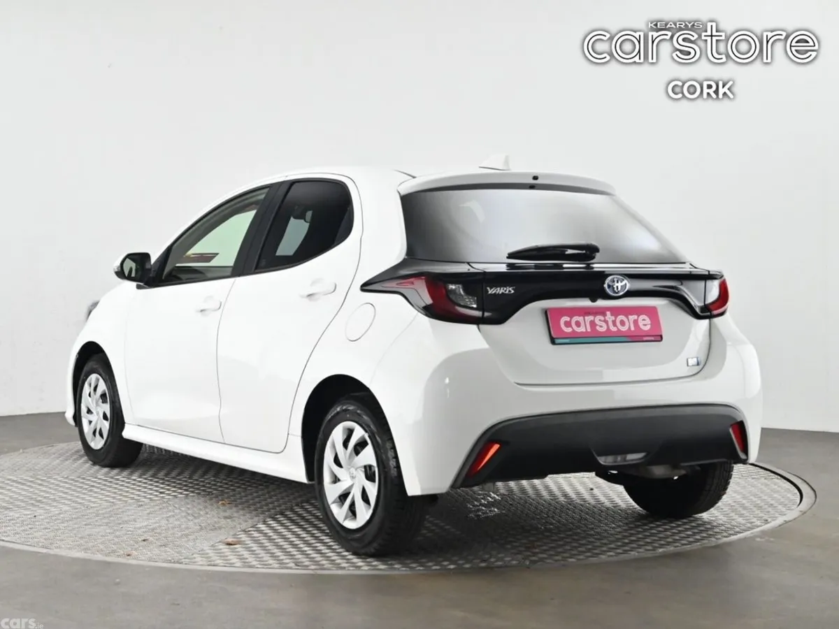 Toyota Yaris Hatchback, Petrol Hybrid, 2023, White